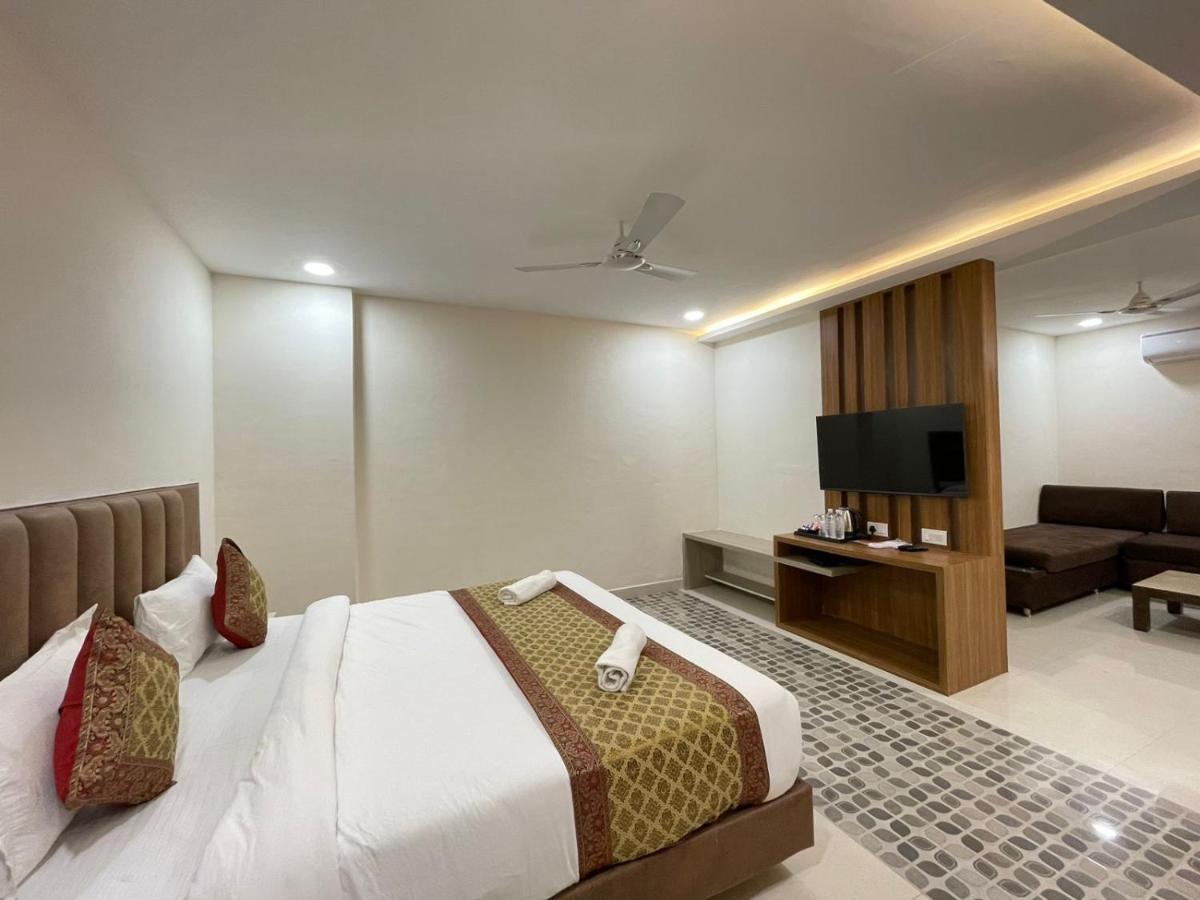 Hotel Santoor - Varanasi — Photos 3